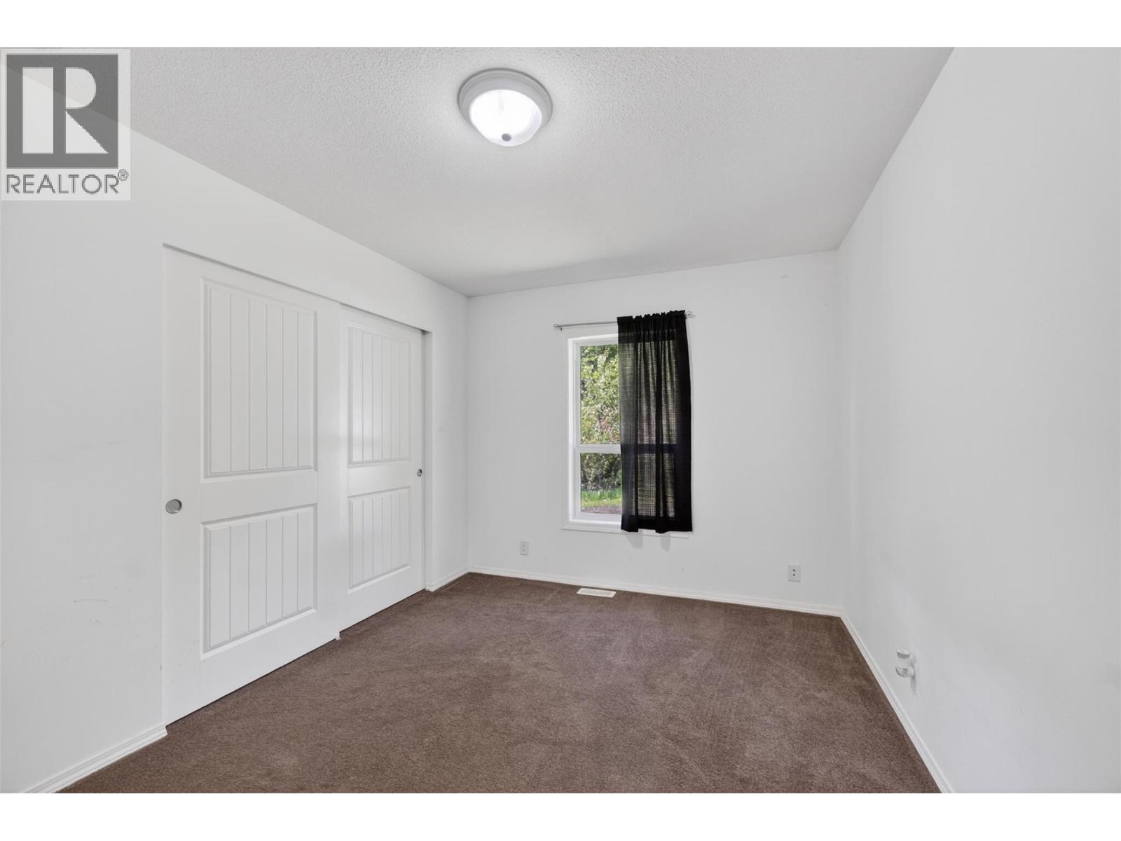 31 Violet Road - 21