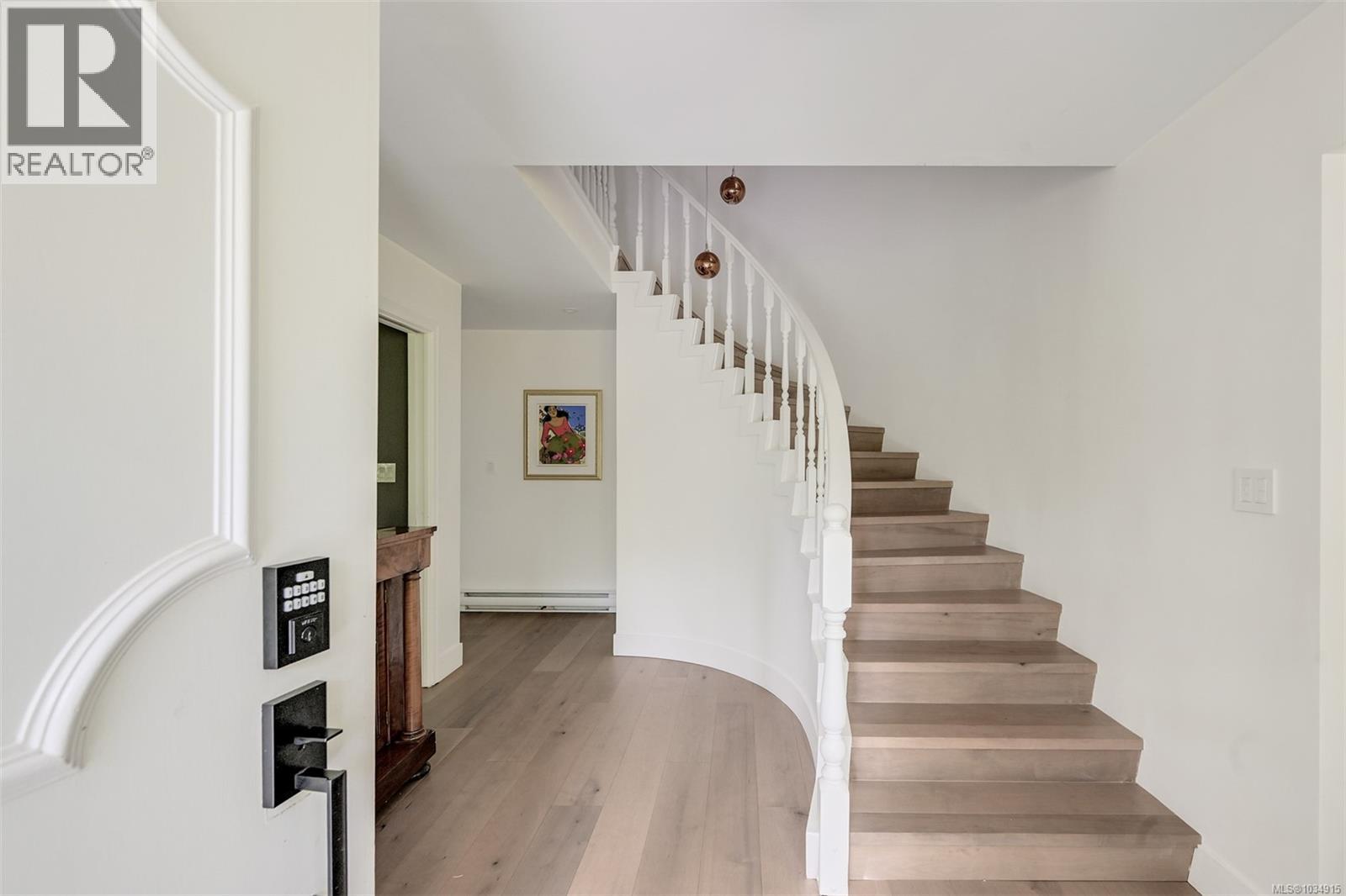  2861 Tudor Avenue, Saanich