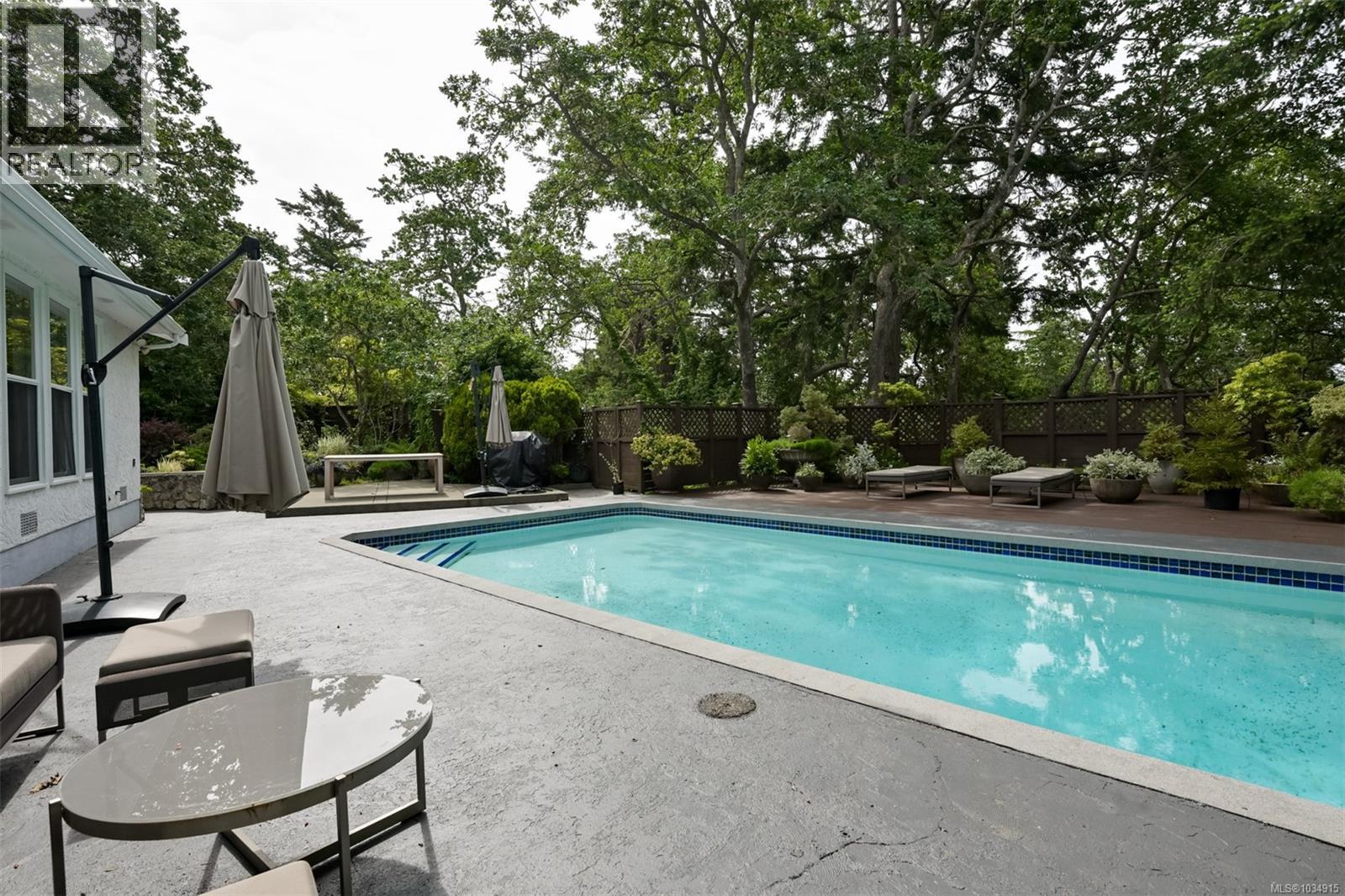  2861 Tudor Avenue, Saanich