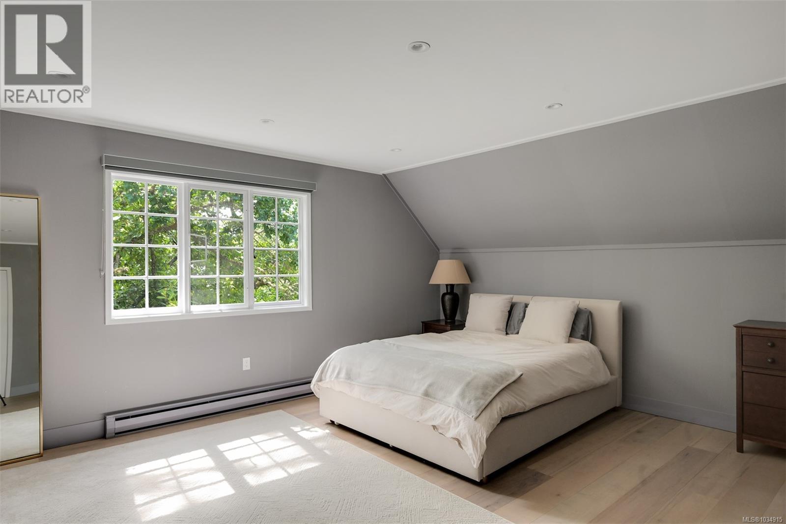  2861 Tudor Avenue, Saanich