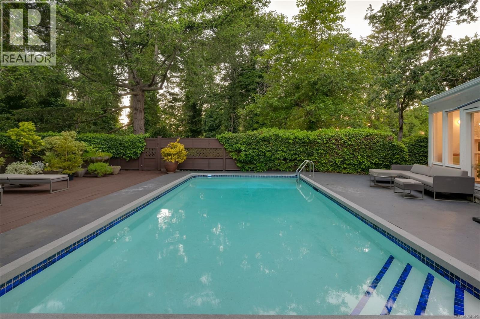  2861 Tudor Avenue, Saanich