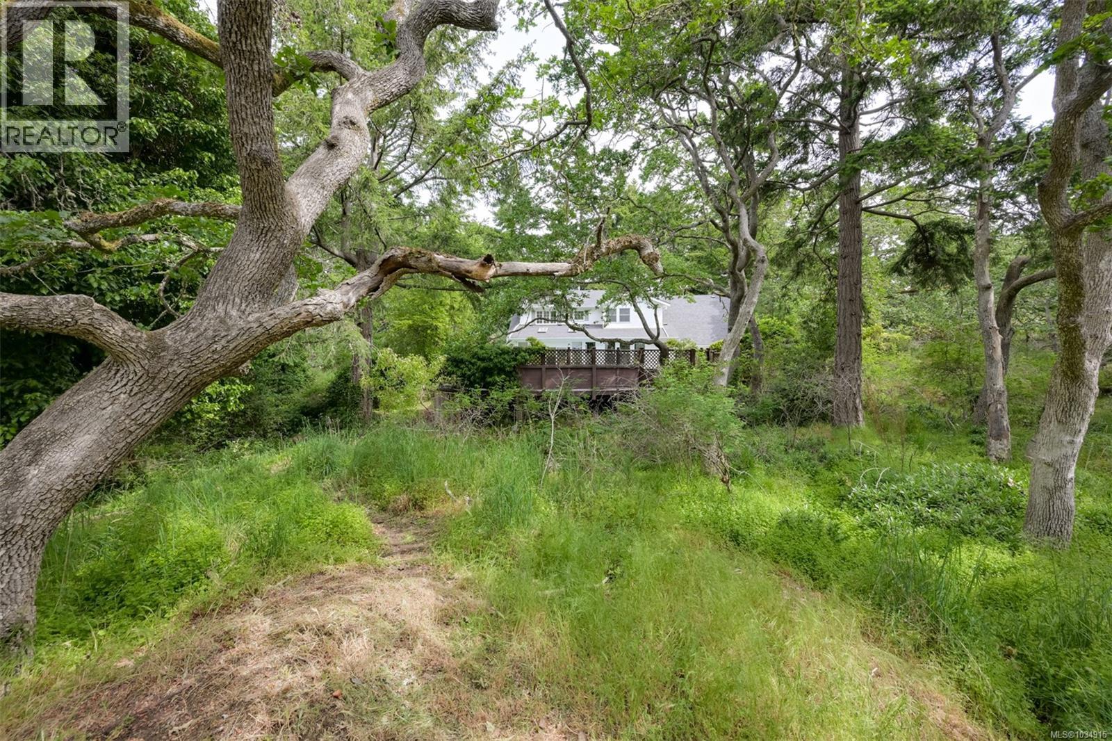  2861 Tudor Avenue, Saanich