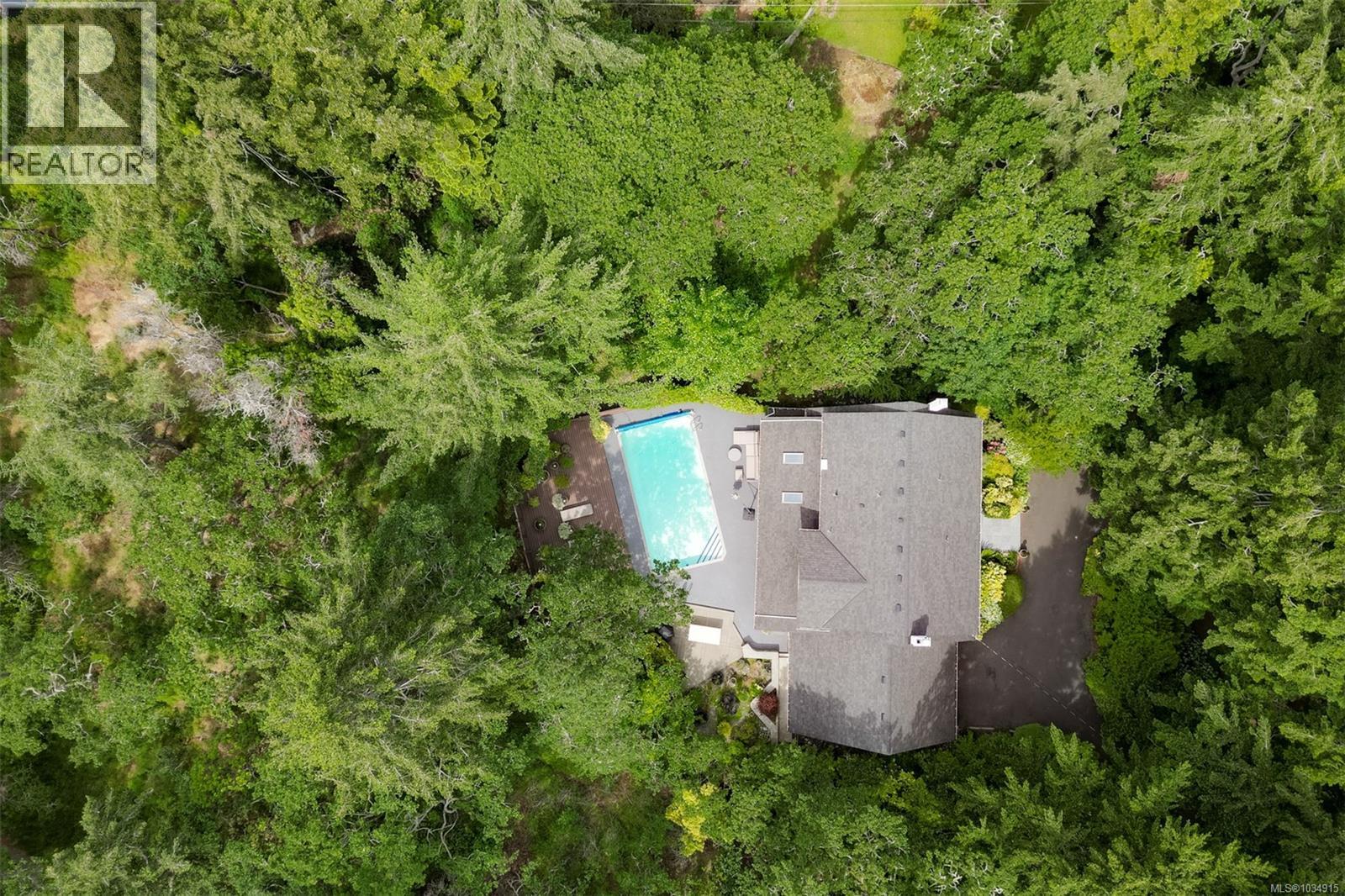  2861 Tudor Avenue, Saanich