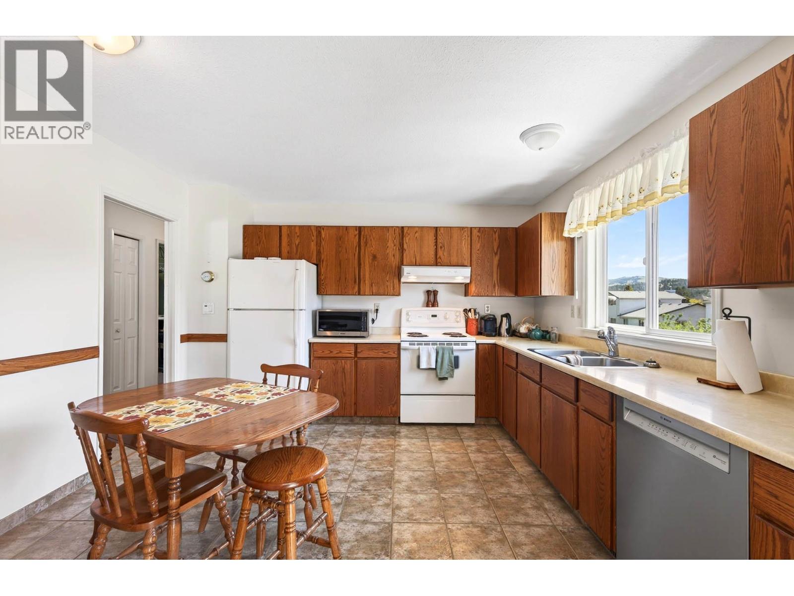 333 Robson Drive - 4