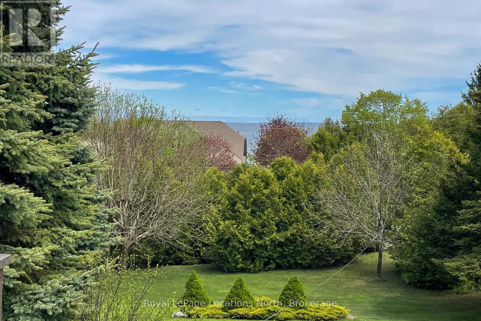 252 LAKESHORE ROAD N - 12