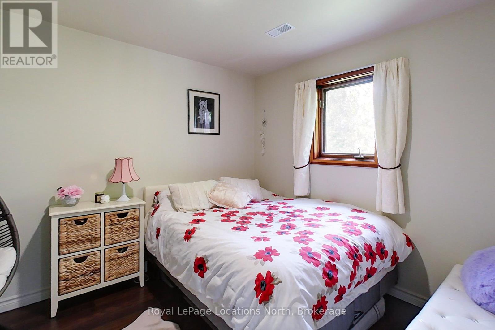 252 LAKESHORE ROAD N - 42