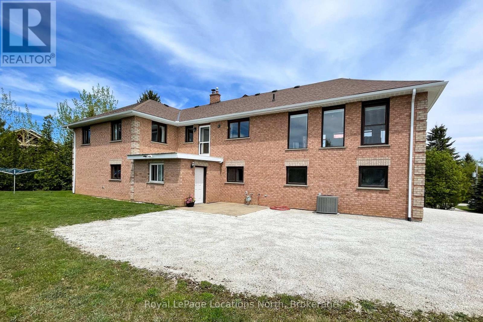 252 LAKESHORE ROAD N - 8