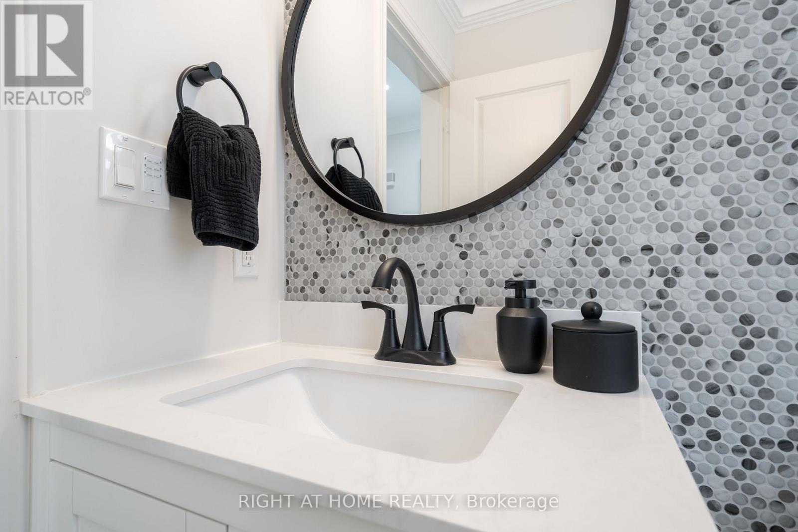 12 TUPLING STREET - 8