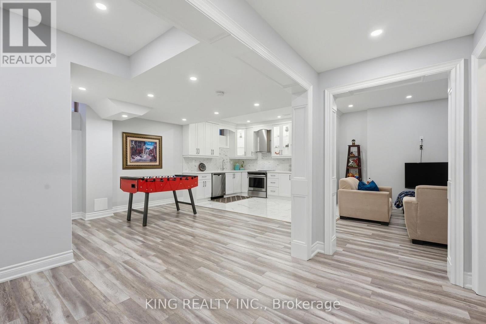 76 CHESNEY CRESCENT - 37