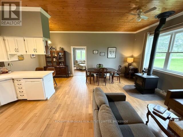 2211 HITCHCOCK ROAD W