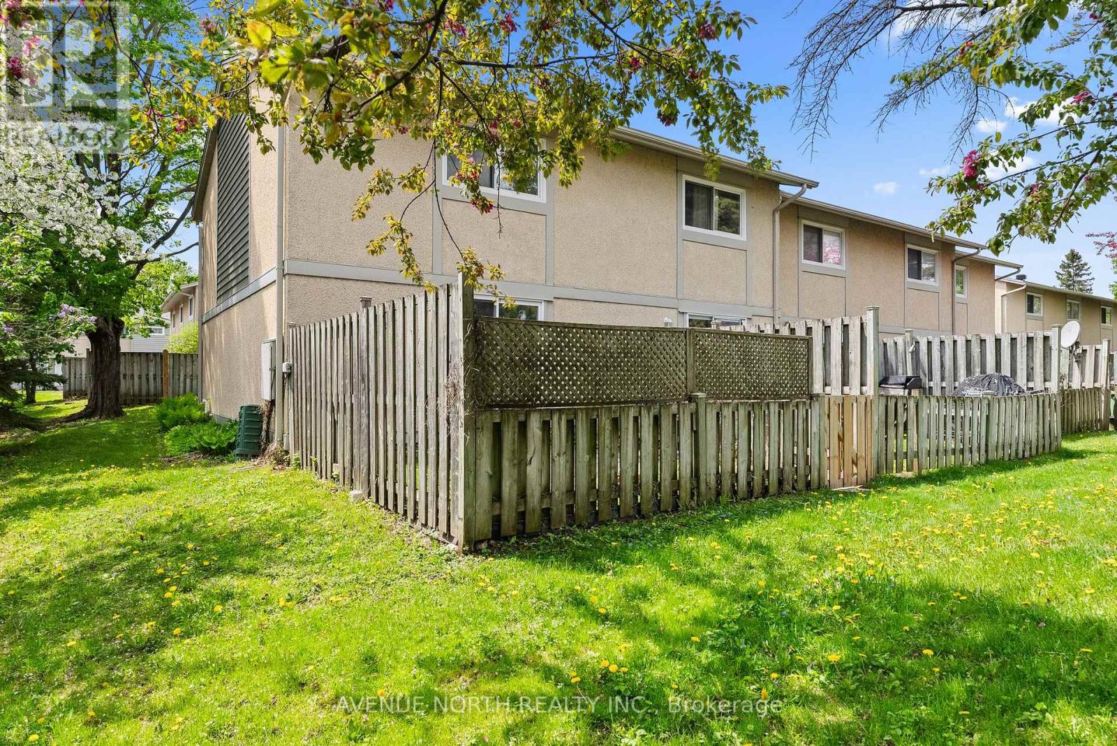 1408 BALLARD CRESCENT - 30