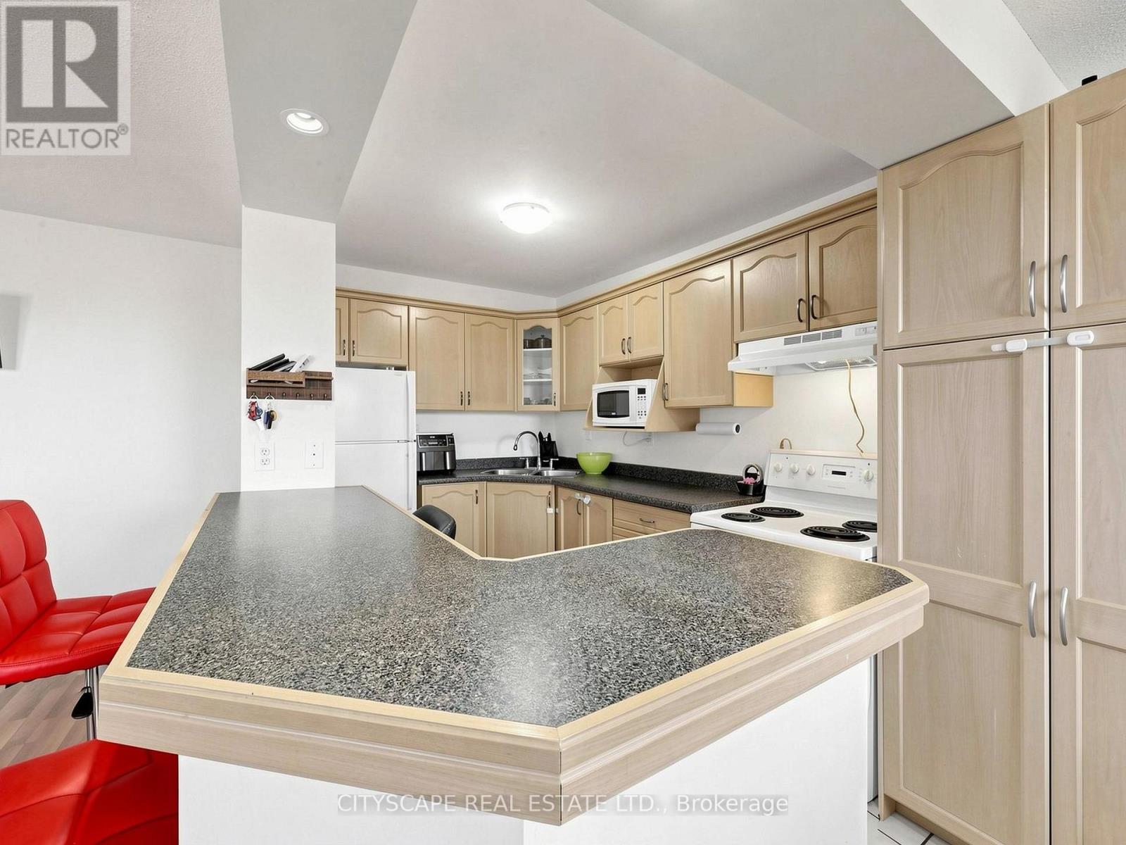#708 851 QUEENSTON ROAD - 3