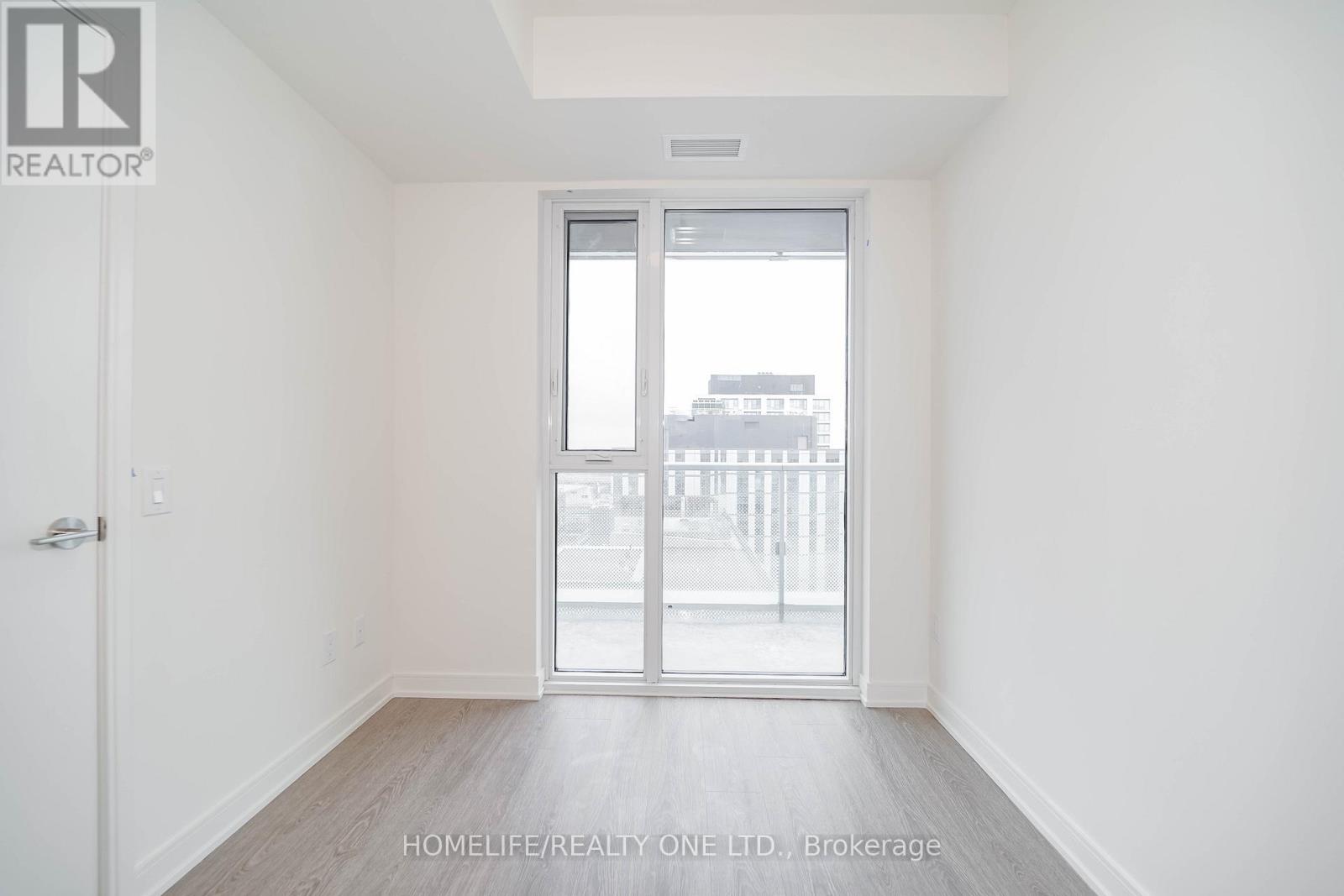#1207 425 FRONT STREET E - 32