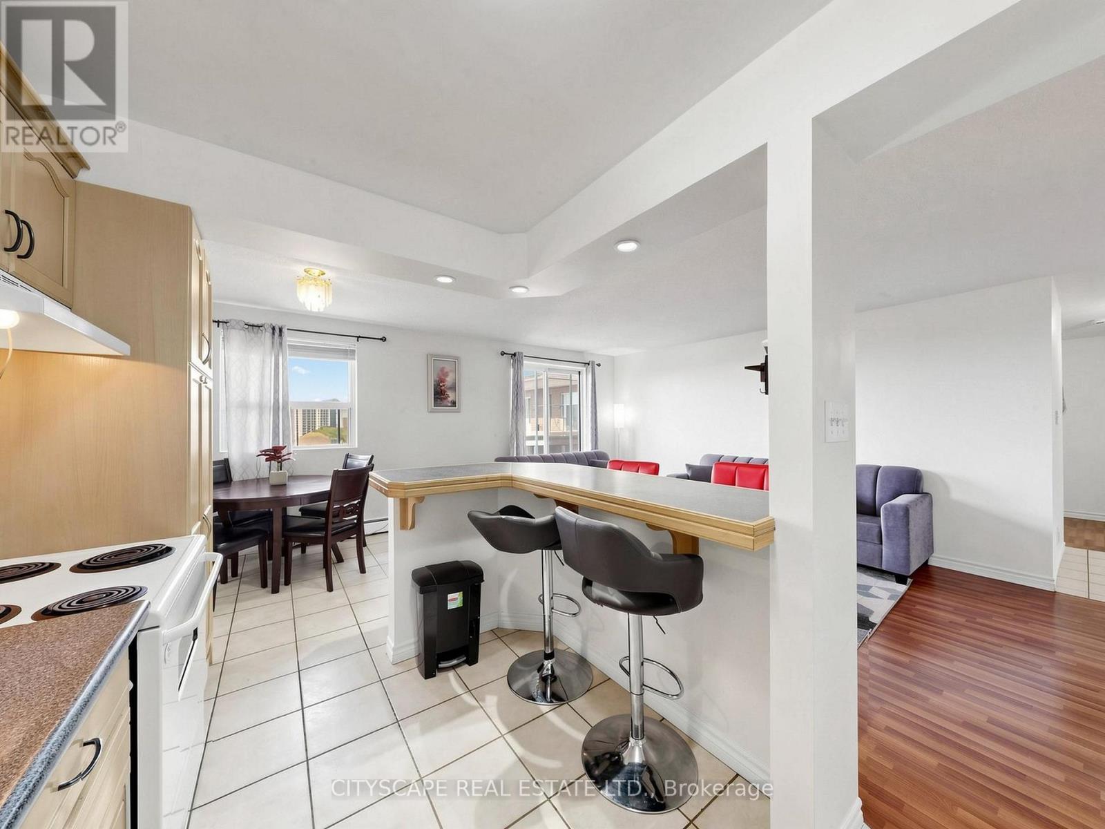 #708 851 QUEENSTON ROAD - 6