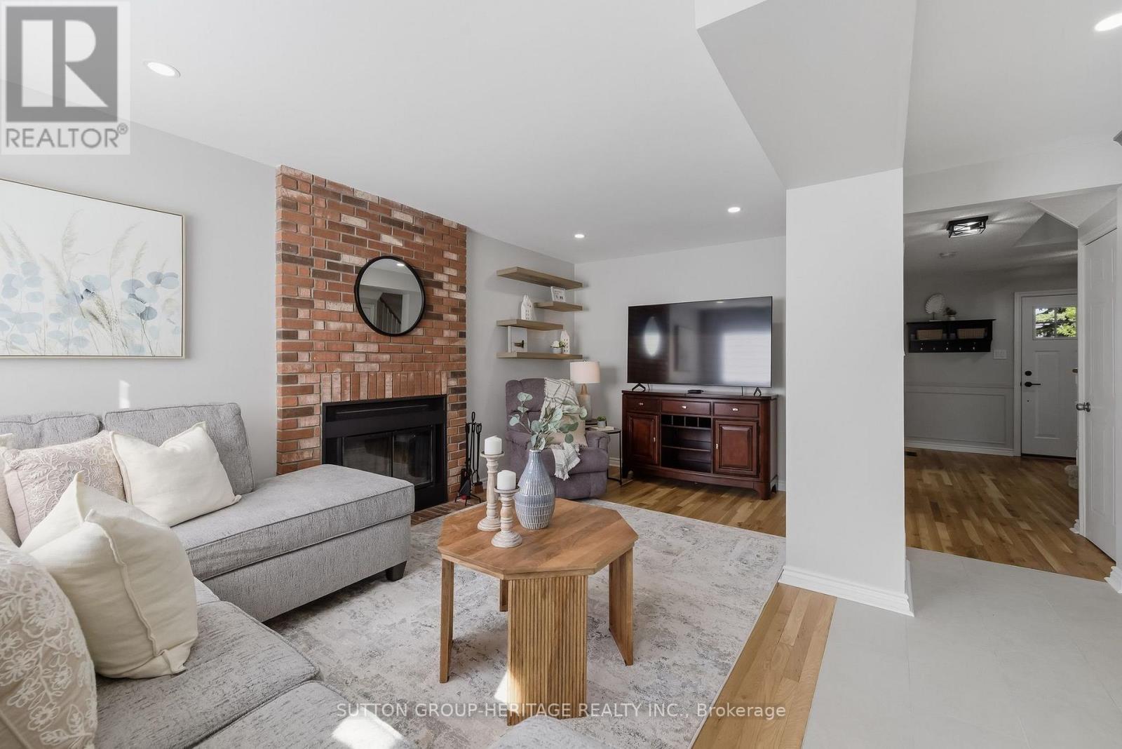 186 REED DRIVE - 21