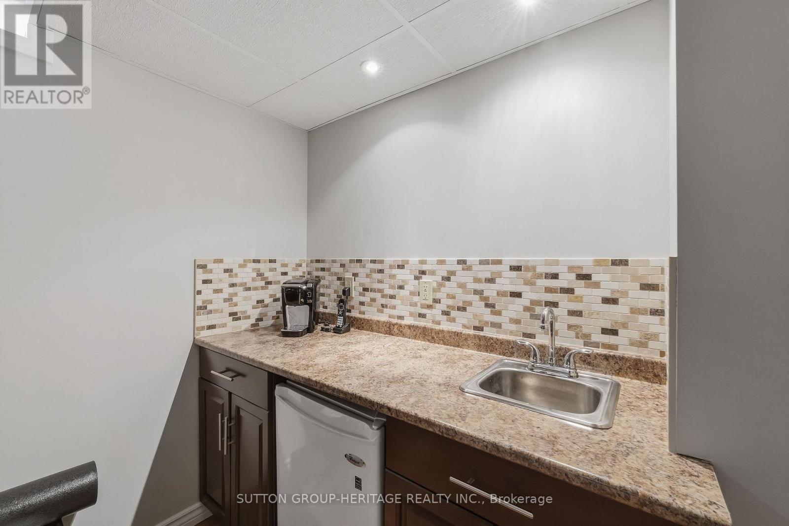 186 REED DRIVE - 41