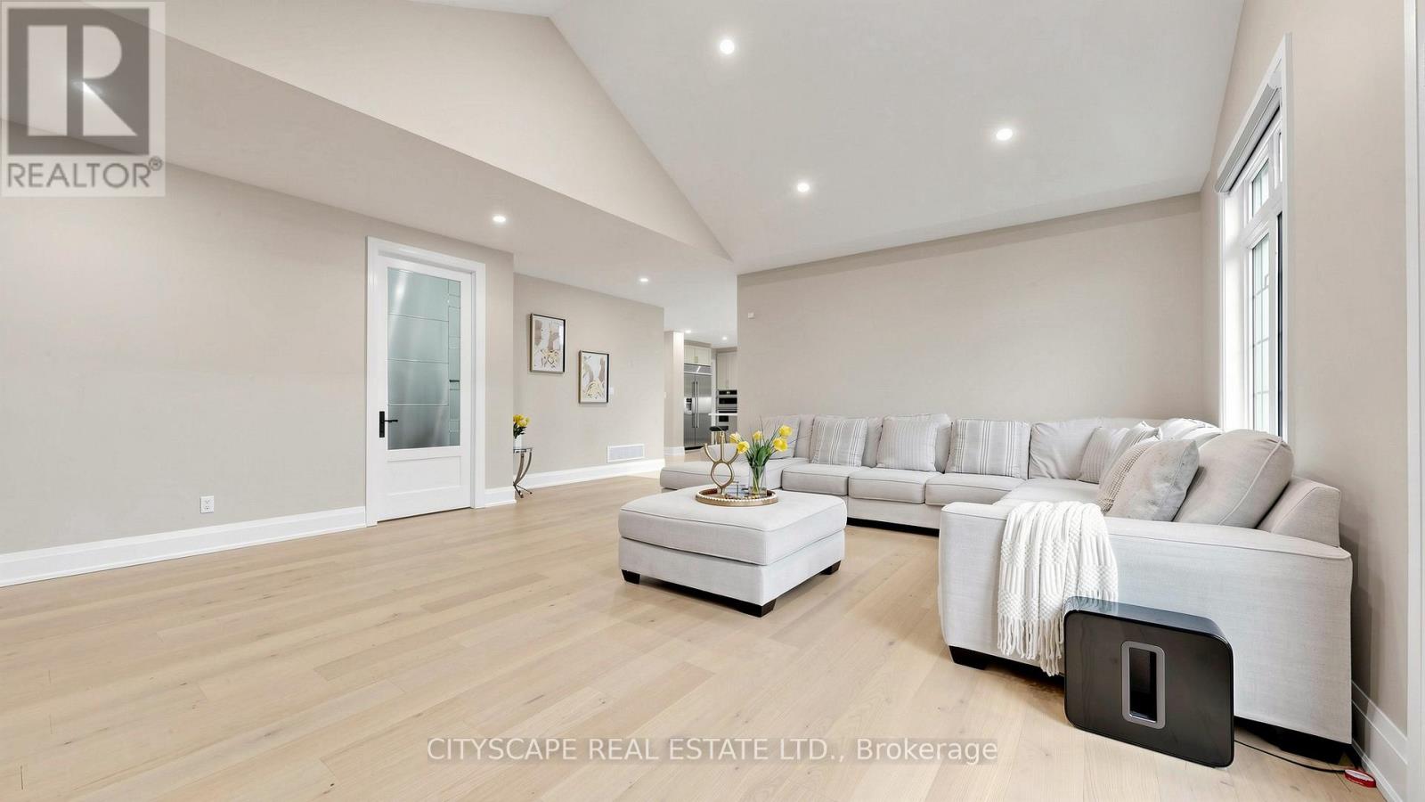 5 LEMSFORD DRIVE - 11