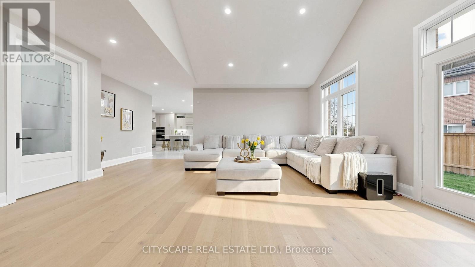5 LEMSFORD DRIVE - 10