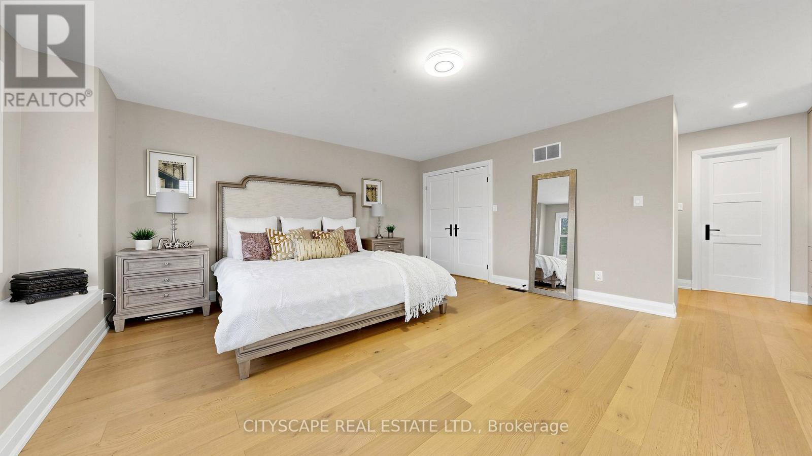 5 LEMSFORD DRIVE - 25