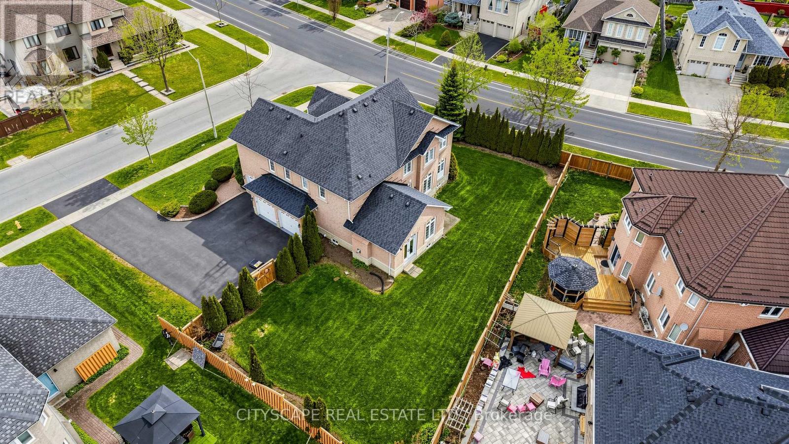 5 LEMSFORD DRIVE - 43