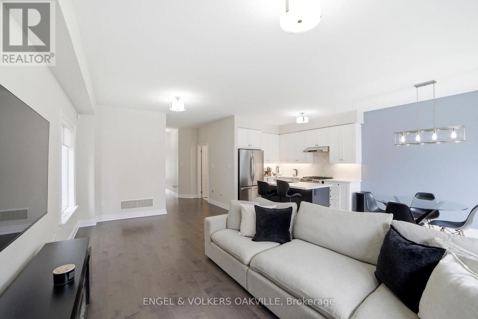 183 SUTHERLAND AVENUE - 7