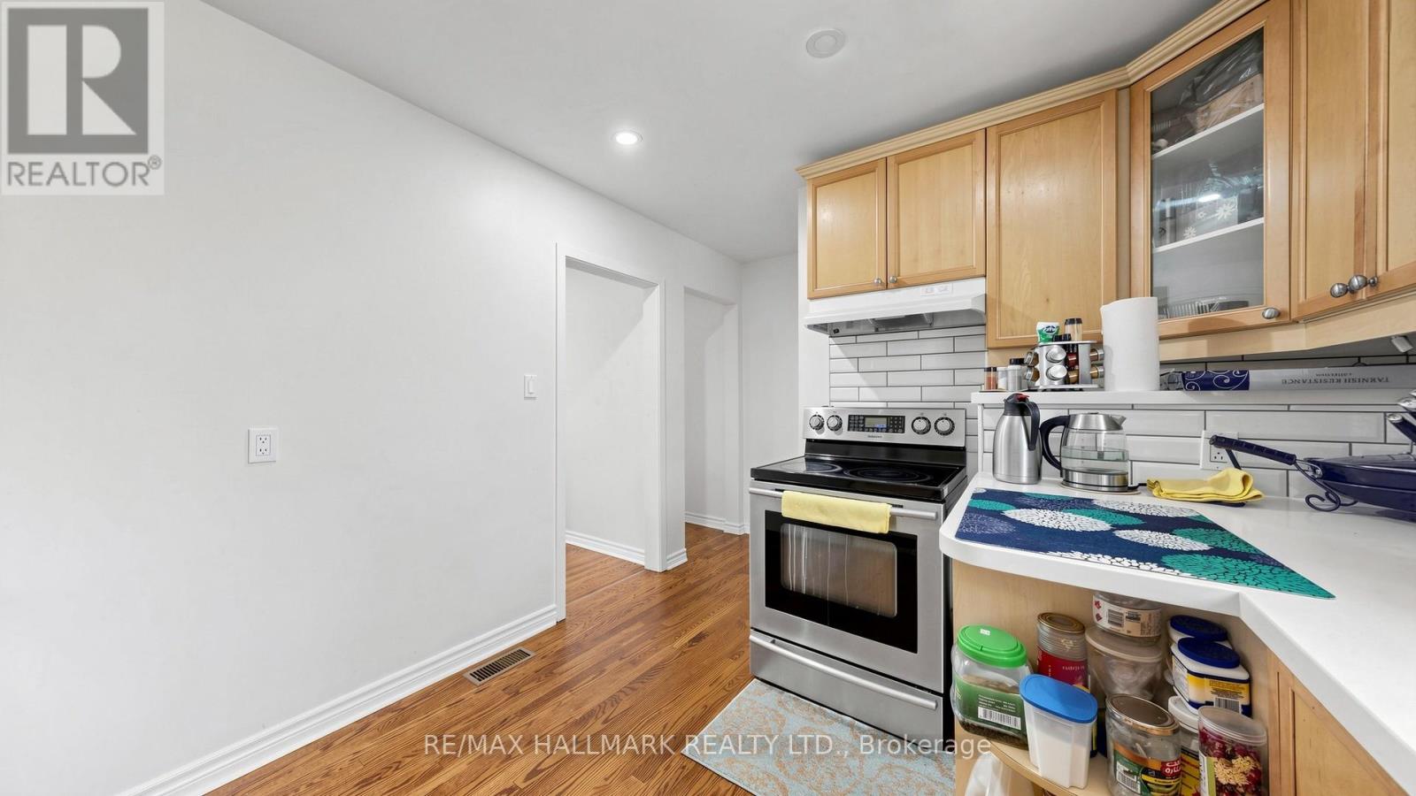 46 COLLINS CRESCENT - 13