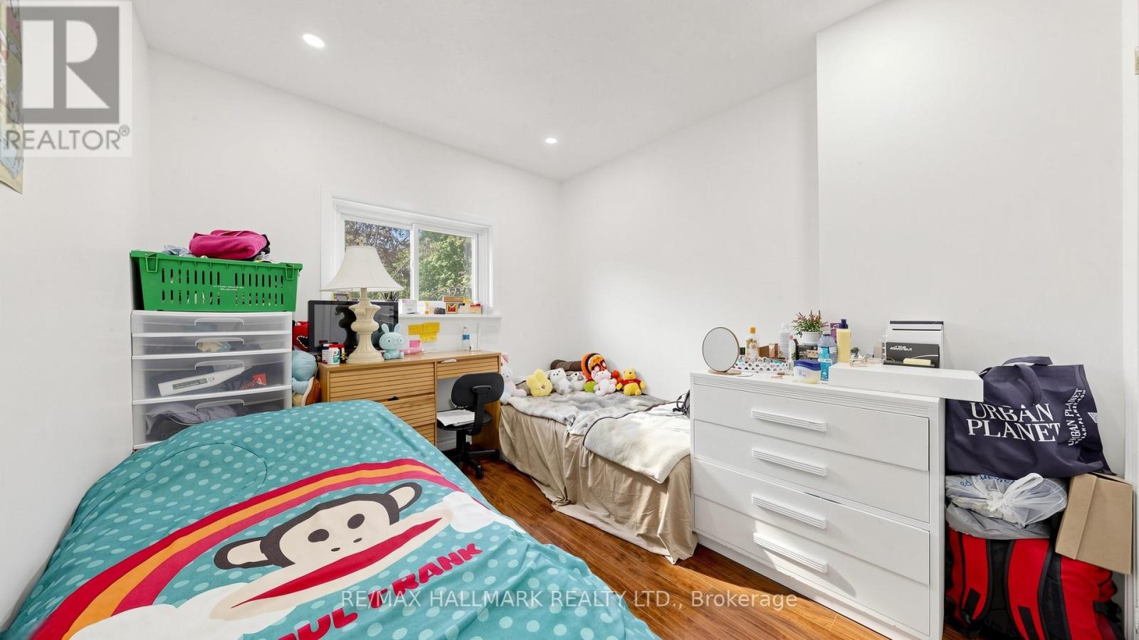 46 COLLINS CRESCENT - 17
