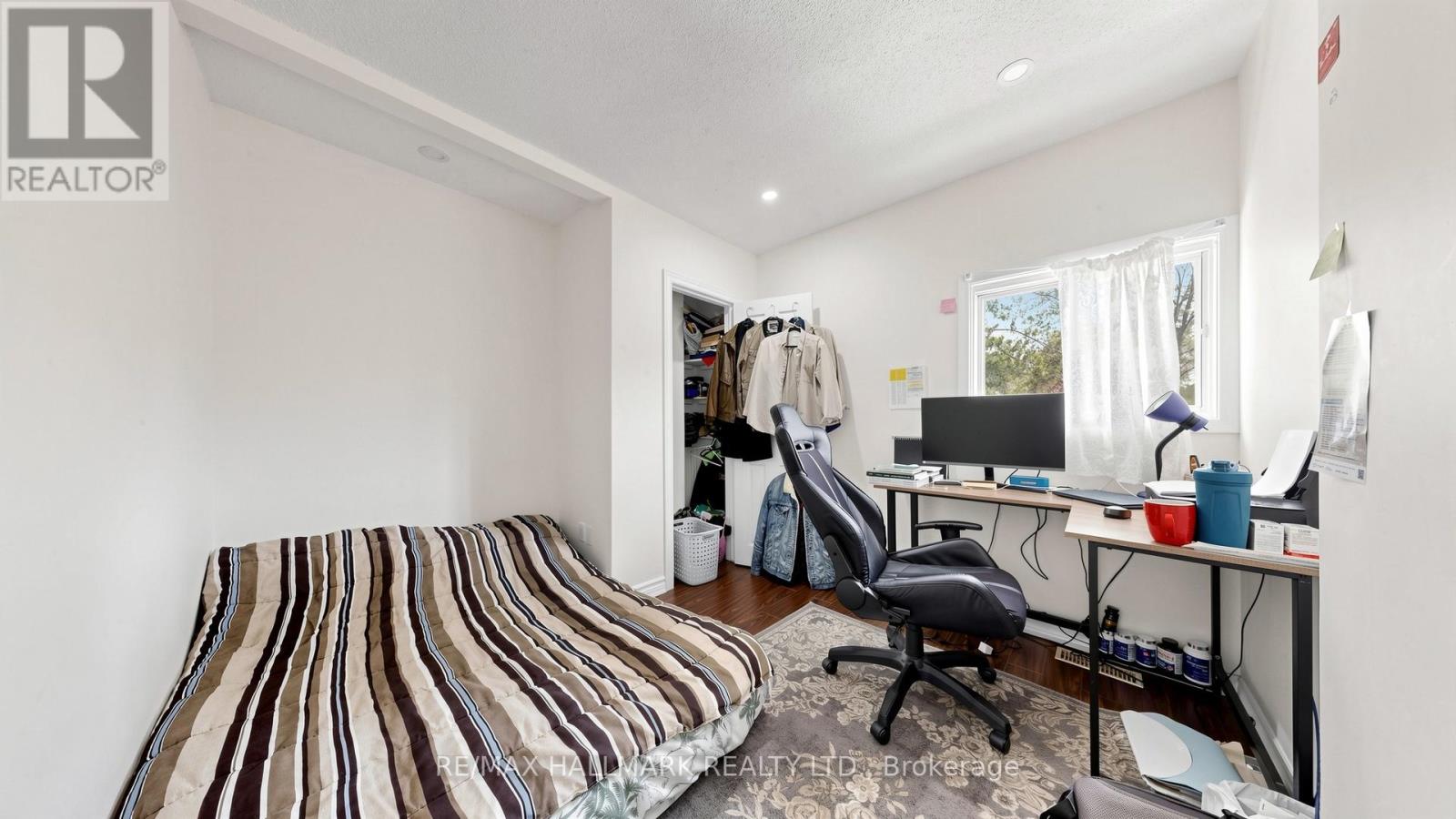 46 COLLINS CRESCENT - 19