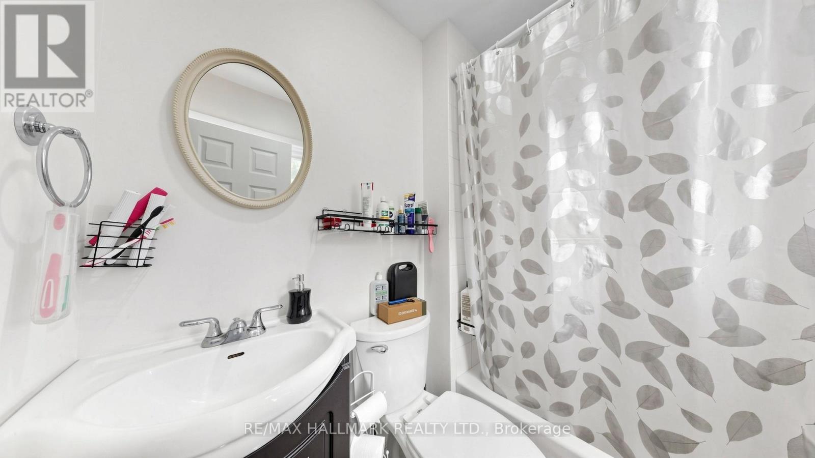 46 COLLINS CRESCENT - 20