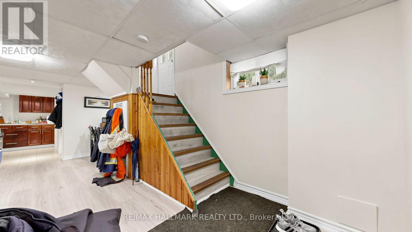 46 COLLINS CRESCENT - 22