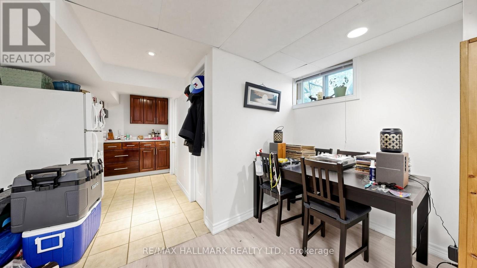 46 COLLINS CRESCENT - 25