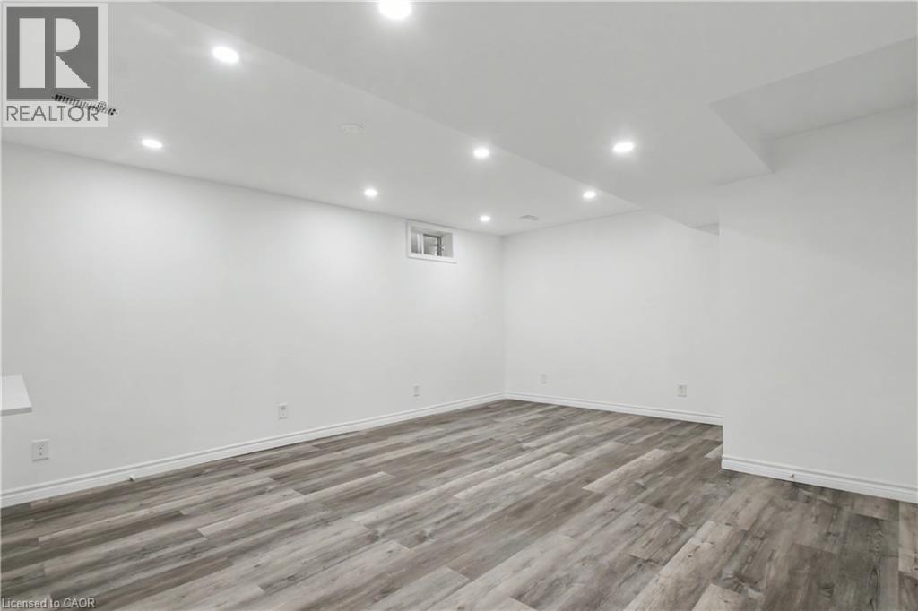 51 CAMROSE Court - 24