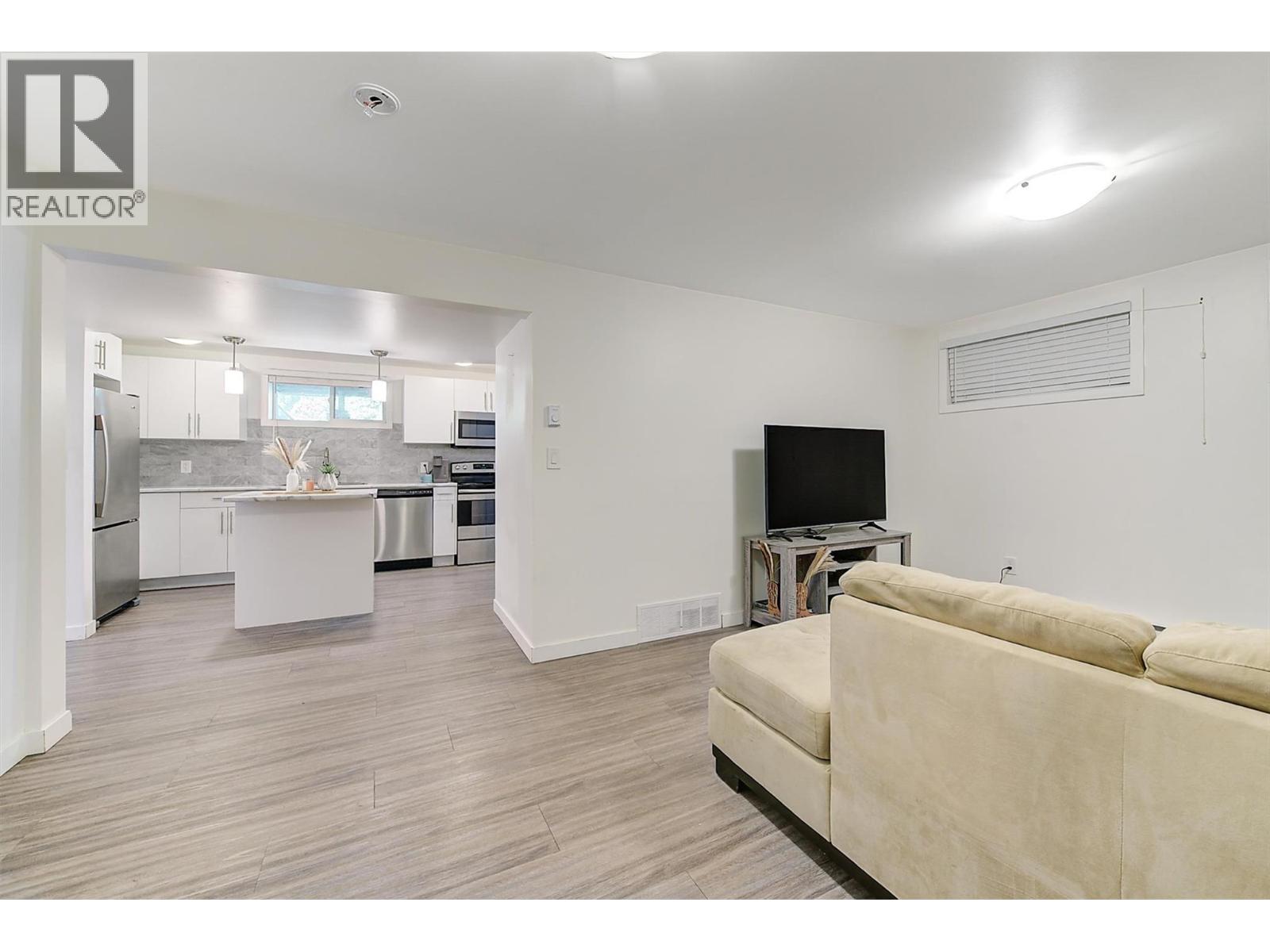 280 Dougall Road S - 23
