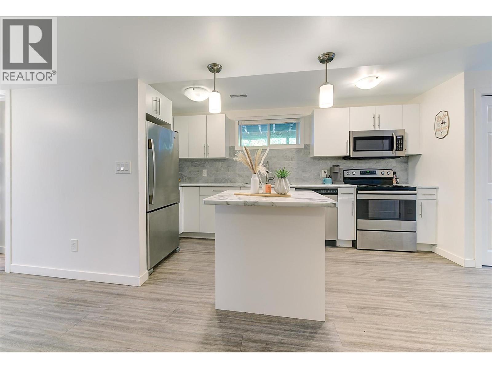 280 Dougall Road S - 22