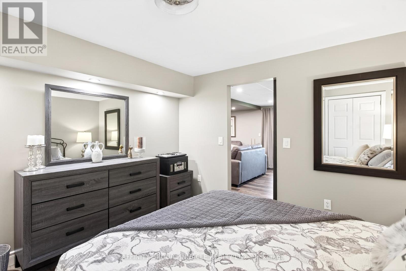 9 O'CONNELL COURT - 37