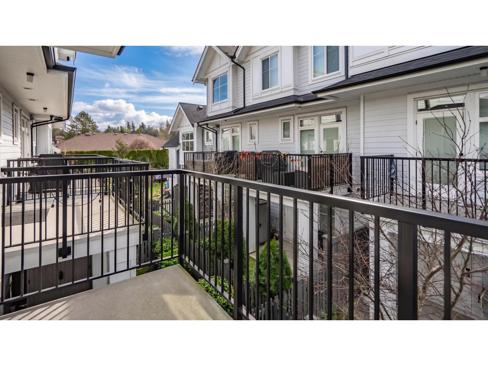 17 21688 52 AVENUE, Langley