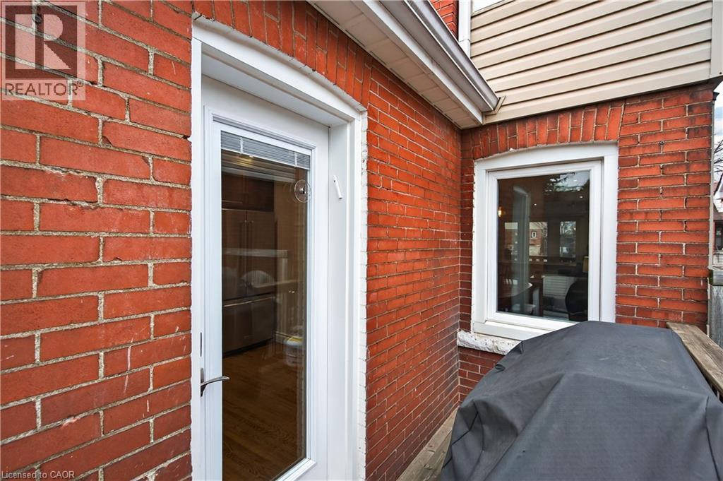 248 LONDON Street S - 39