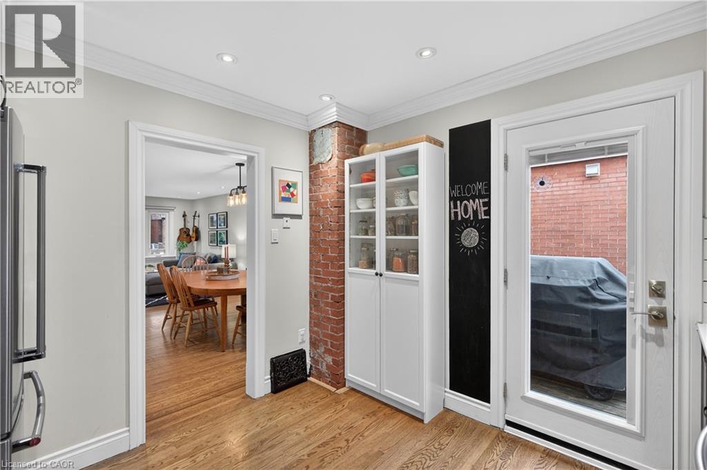 248 LONDON Street S - 18