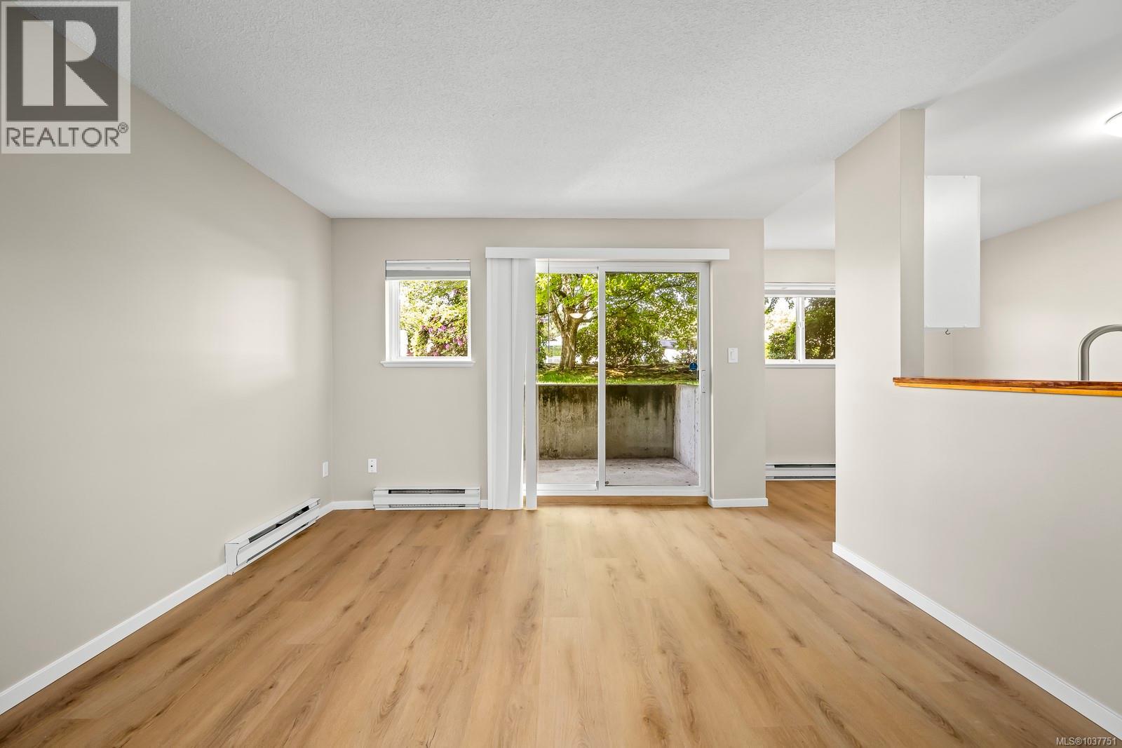 101B 698 Aspen Rd, Comox