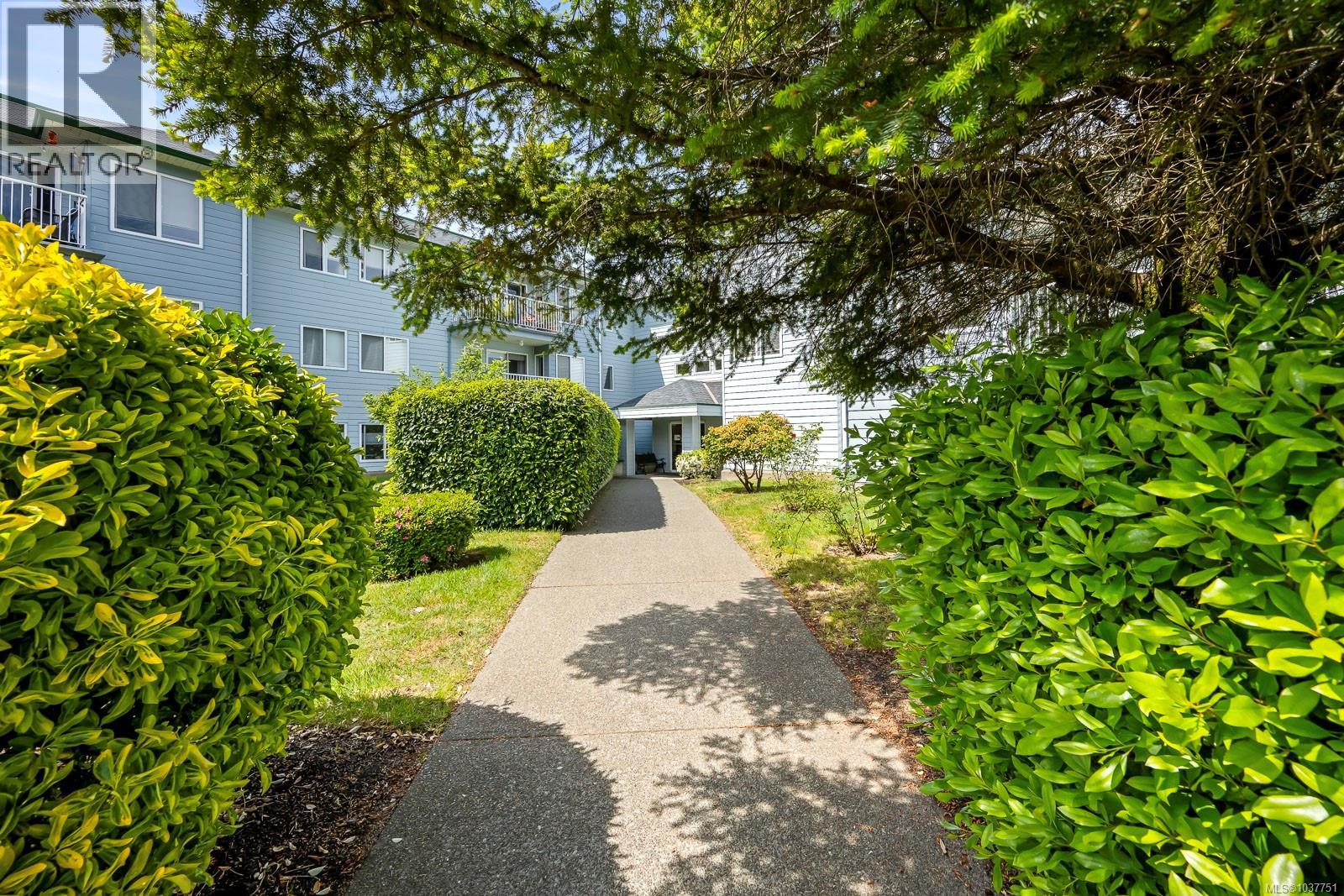 101B 698 Aspen Rd, Comox