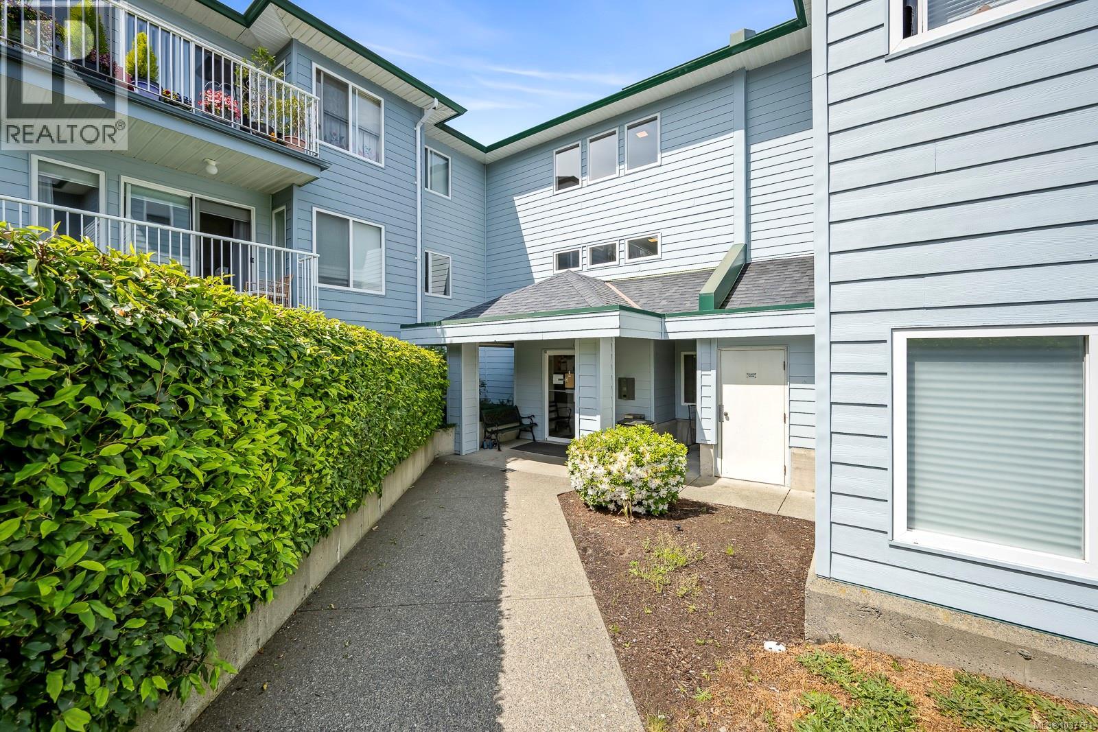 101B 698 Aspen Rd, Comox