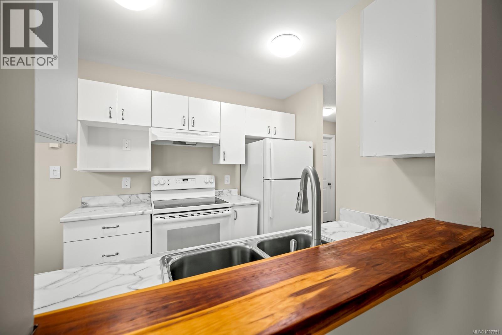 101B 698 Aspen Rd, Comox