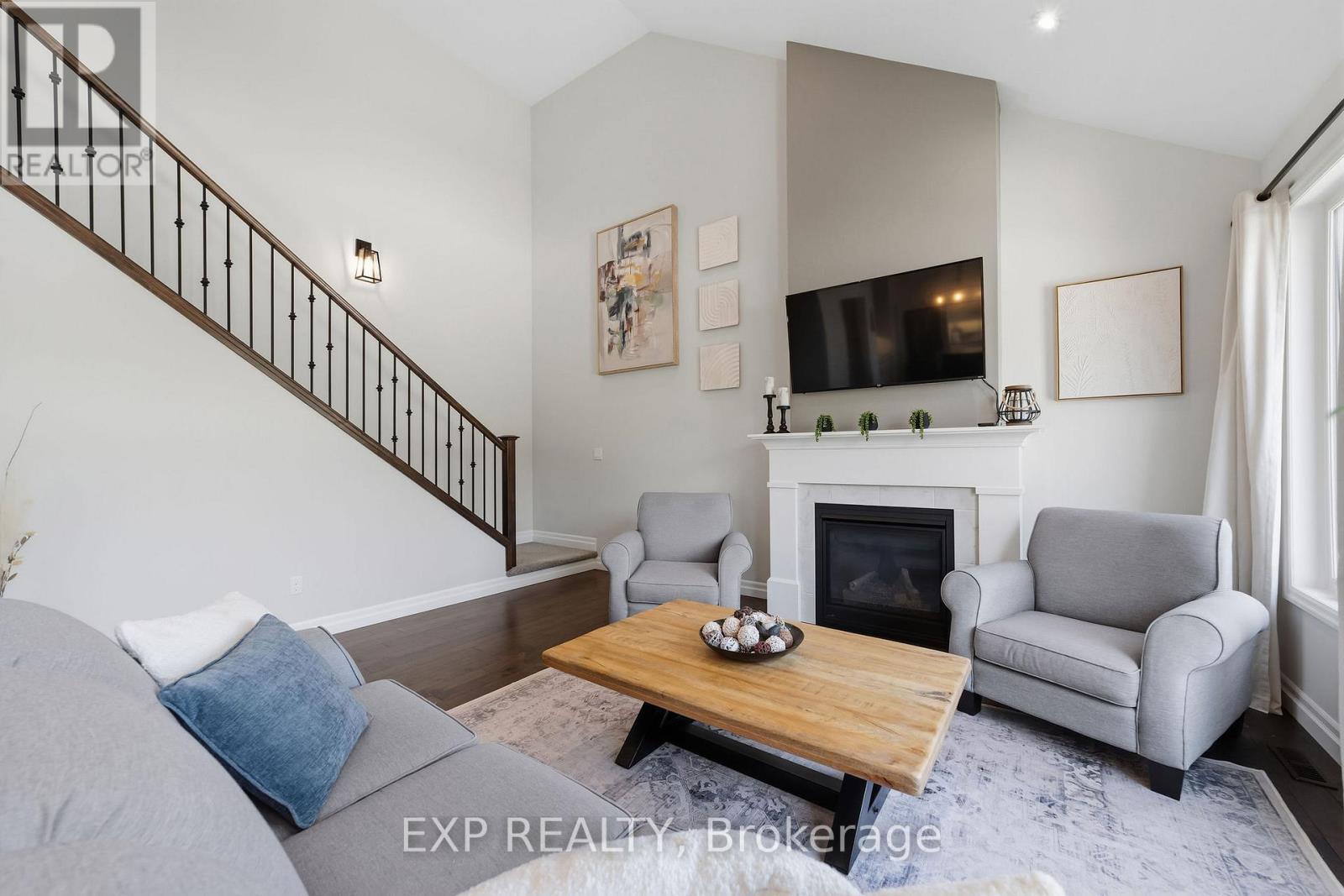 26 CAROLINA CRESCENT - 12