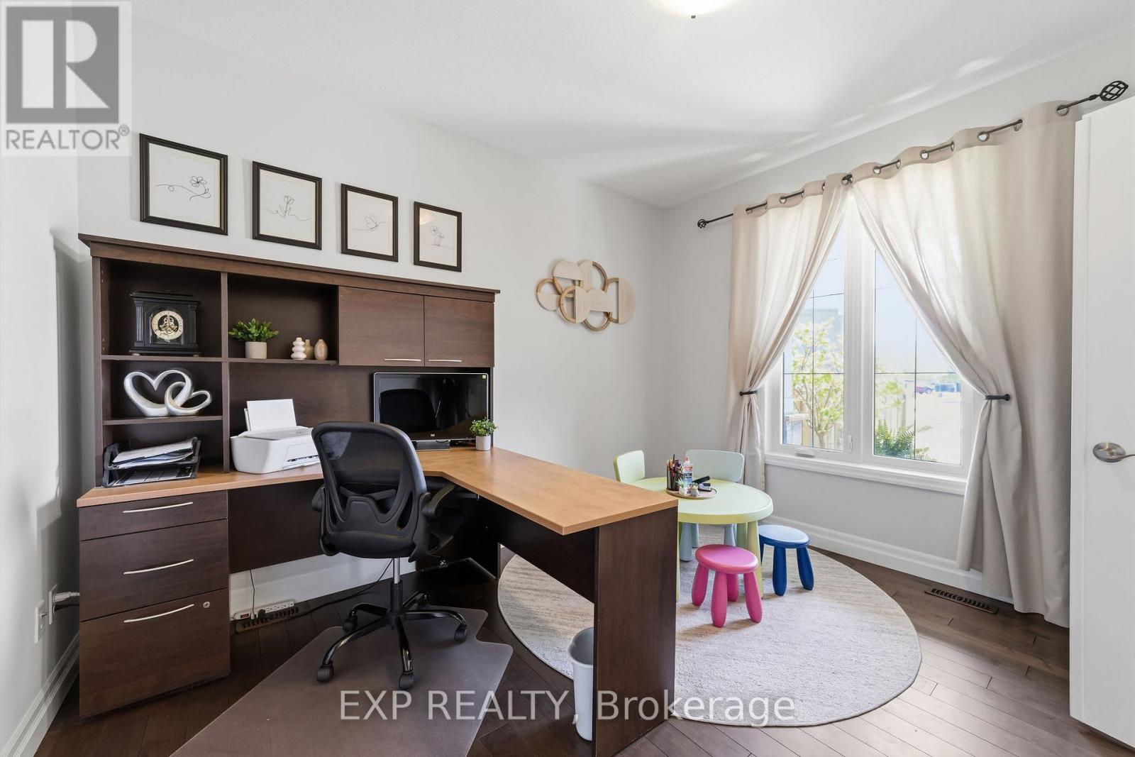 26 CAROLINA CRESCENT - 17