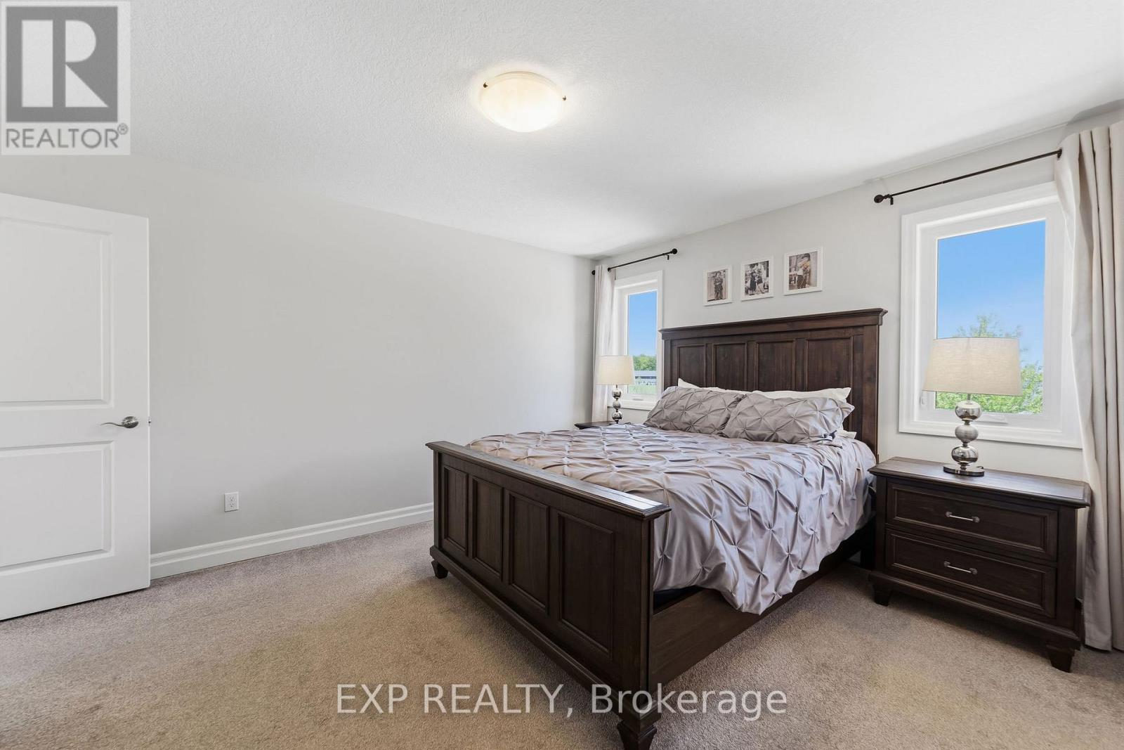 26 CAROLINA CRESCENT - 22