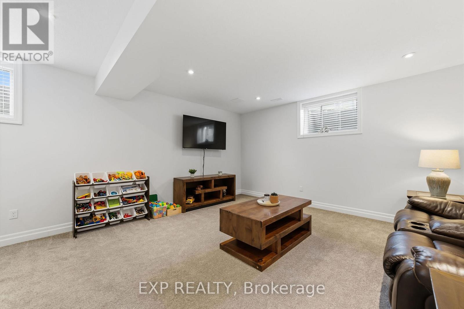 26 CAROLINA CRESCENT - 29