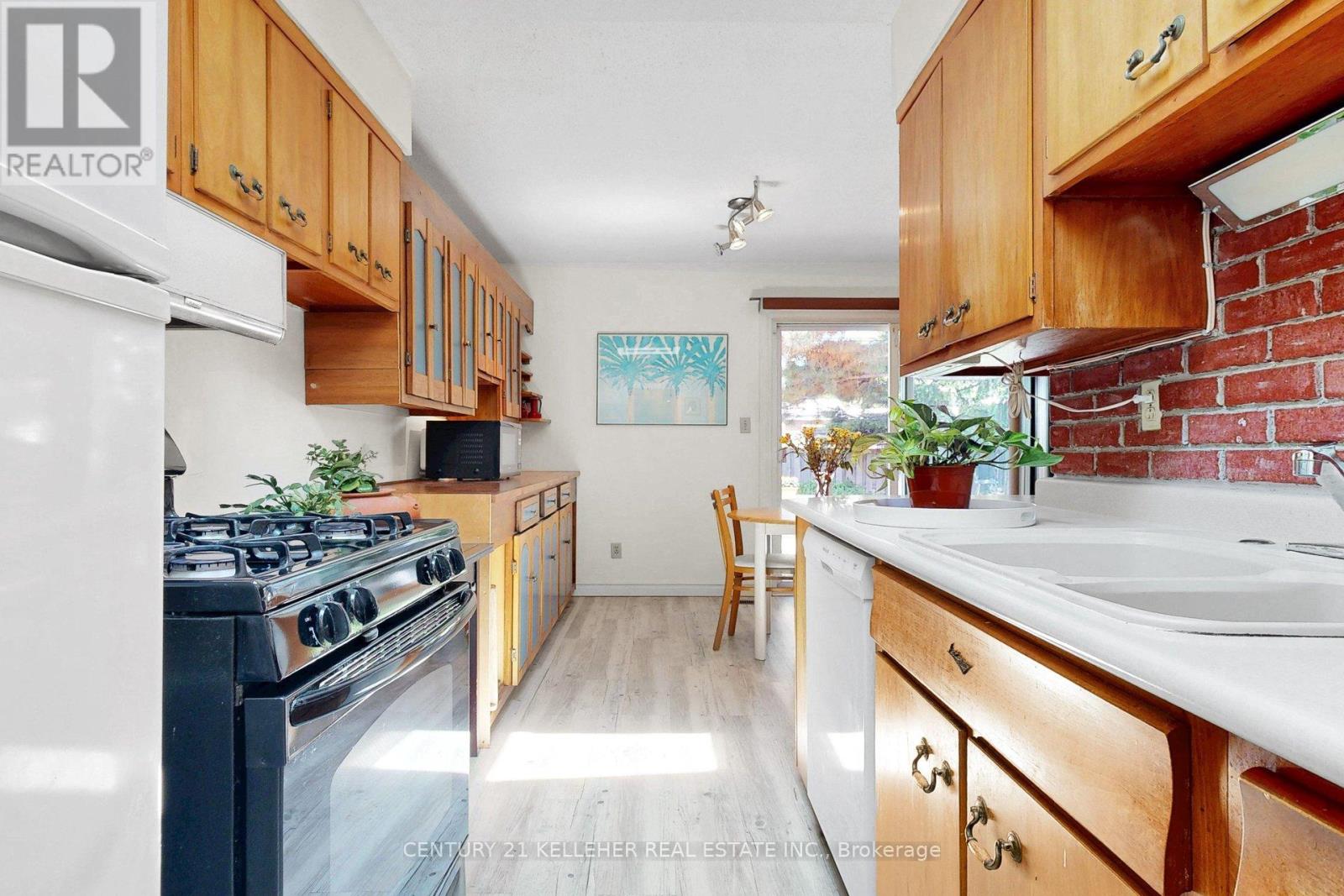 1065 SIERRA BOULEVARD S - 7