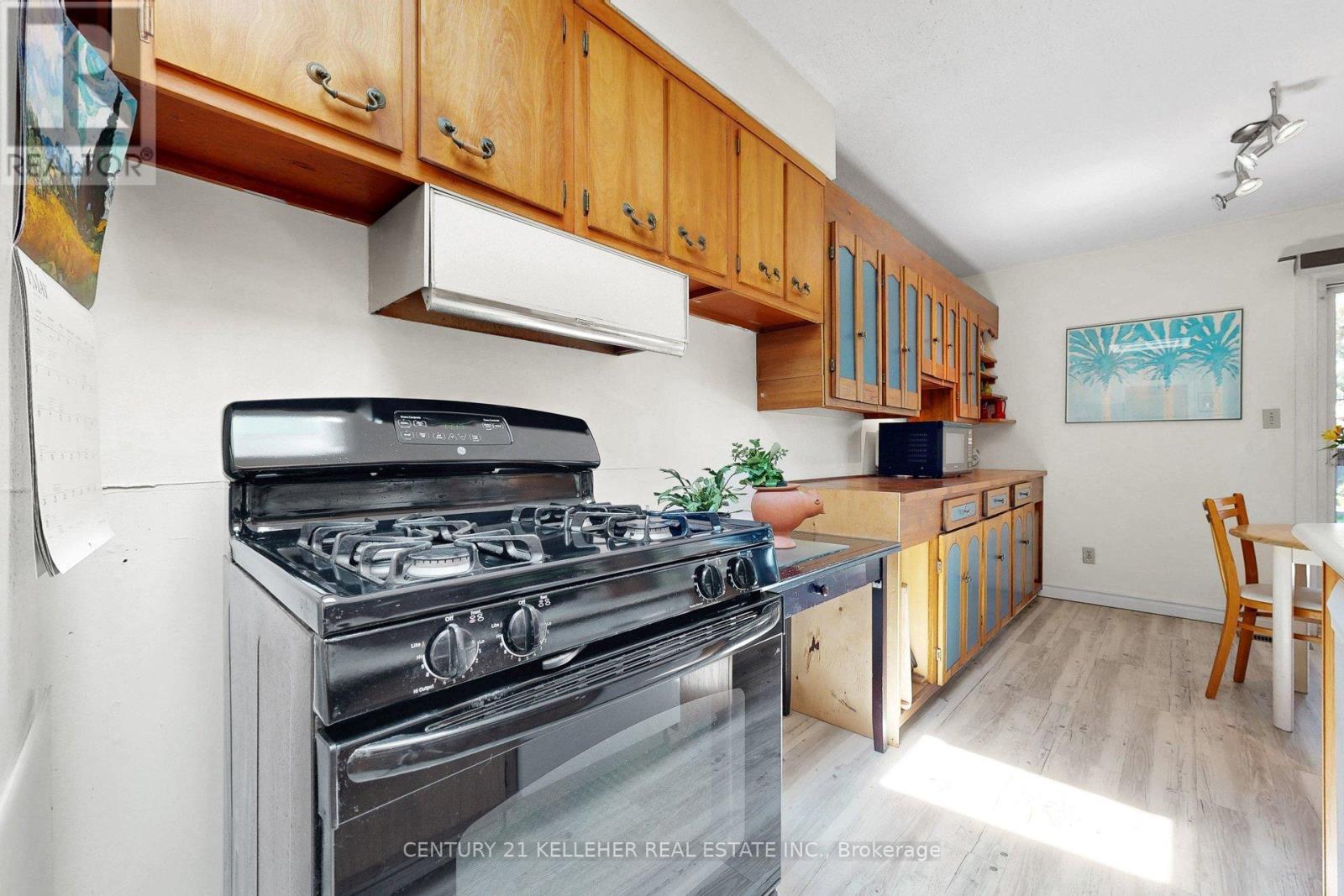 1065 SIERRA BOULEVARD S - 8