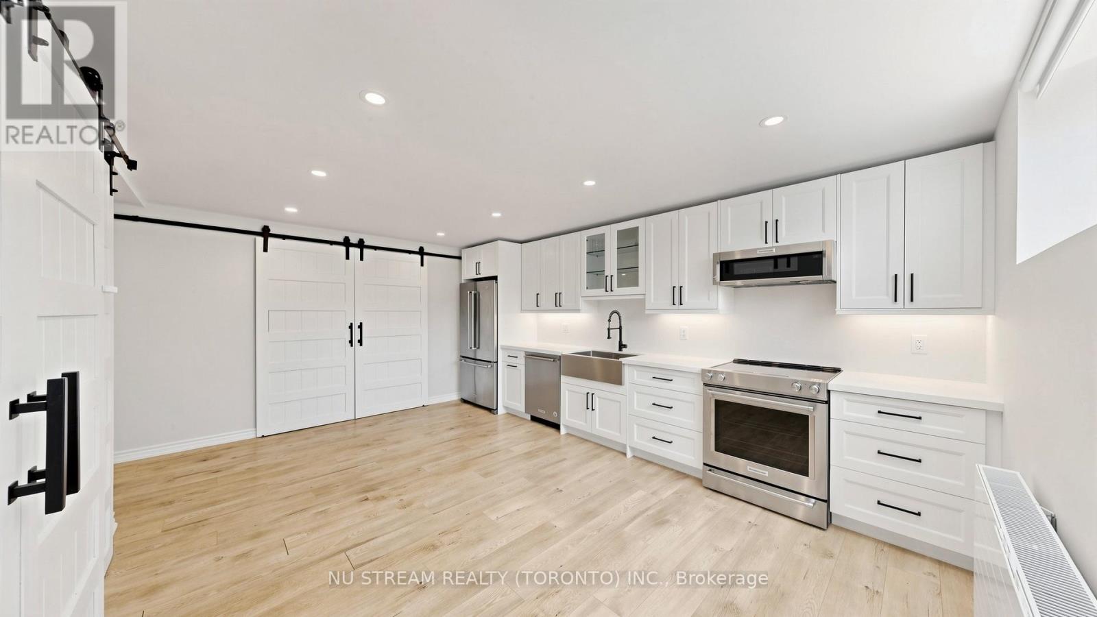 55 SUNVALE DRIVE - 34