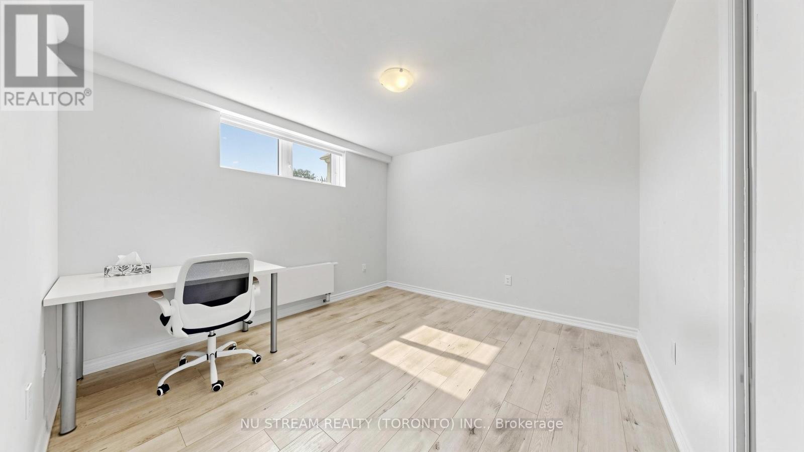 55 SUNVALE DRIVE - 35